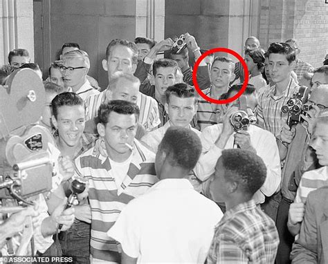 Unearthed photo shows Jerry Jones in heated civil rights clash in。